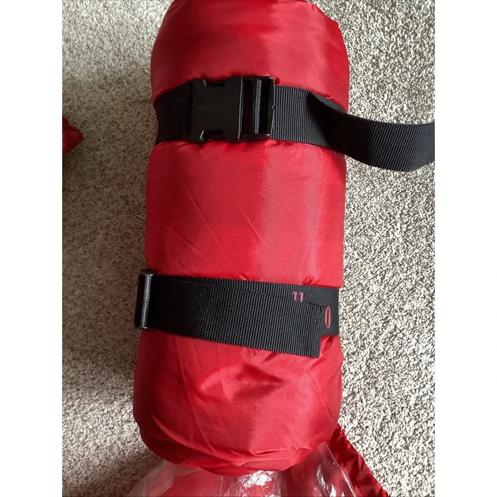 NEW VTG Marlboro Unlimited Red Sleeping Bag 88848 RECTANGULAR 1 Person